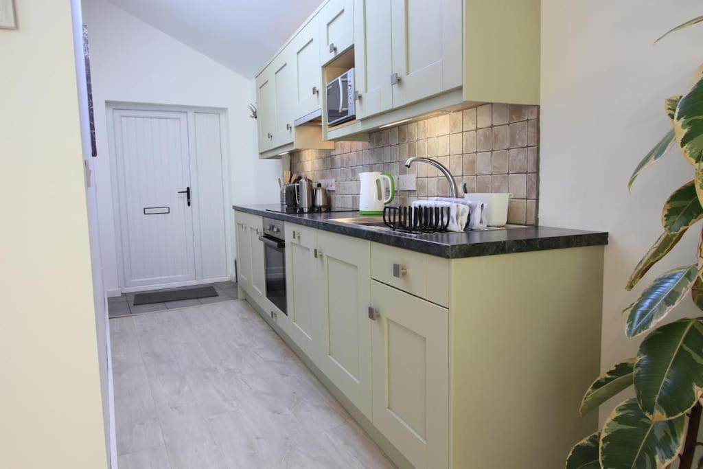 Orchard Nook - Sleeps 4, 2 Bedrooms Kendal Eksteriør billede